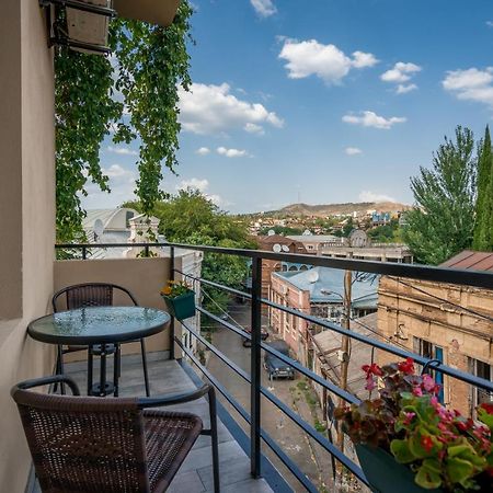 Constant Tbilisi Hotel Екстериор снимка