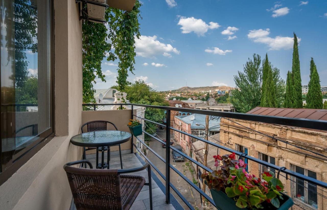 Constant Tbilisi Hotel Екстериор снимка