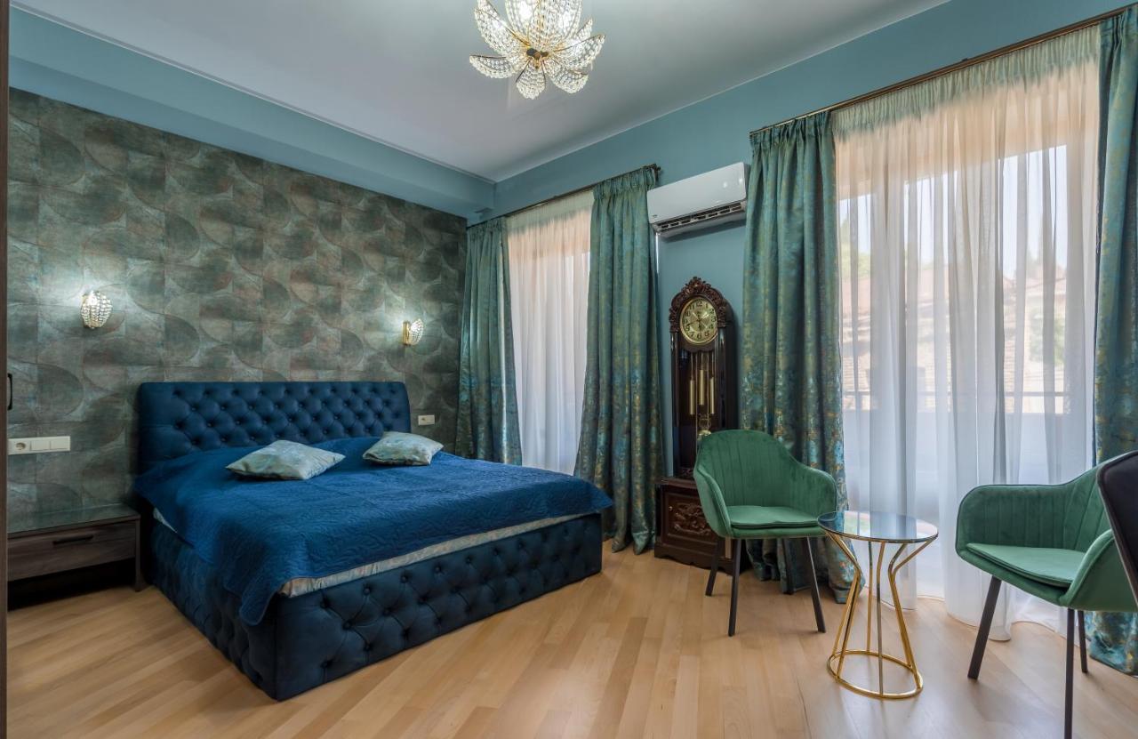 Constant Tbilisi Hotel Екстериор снимка